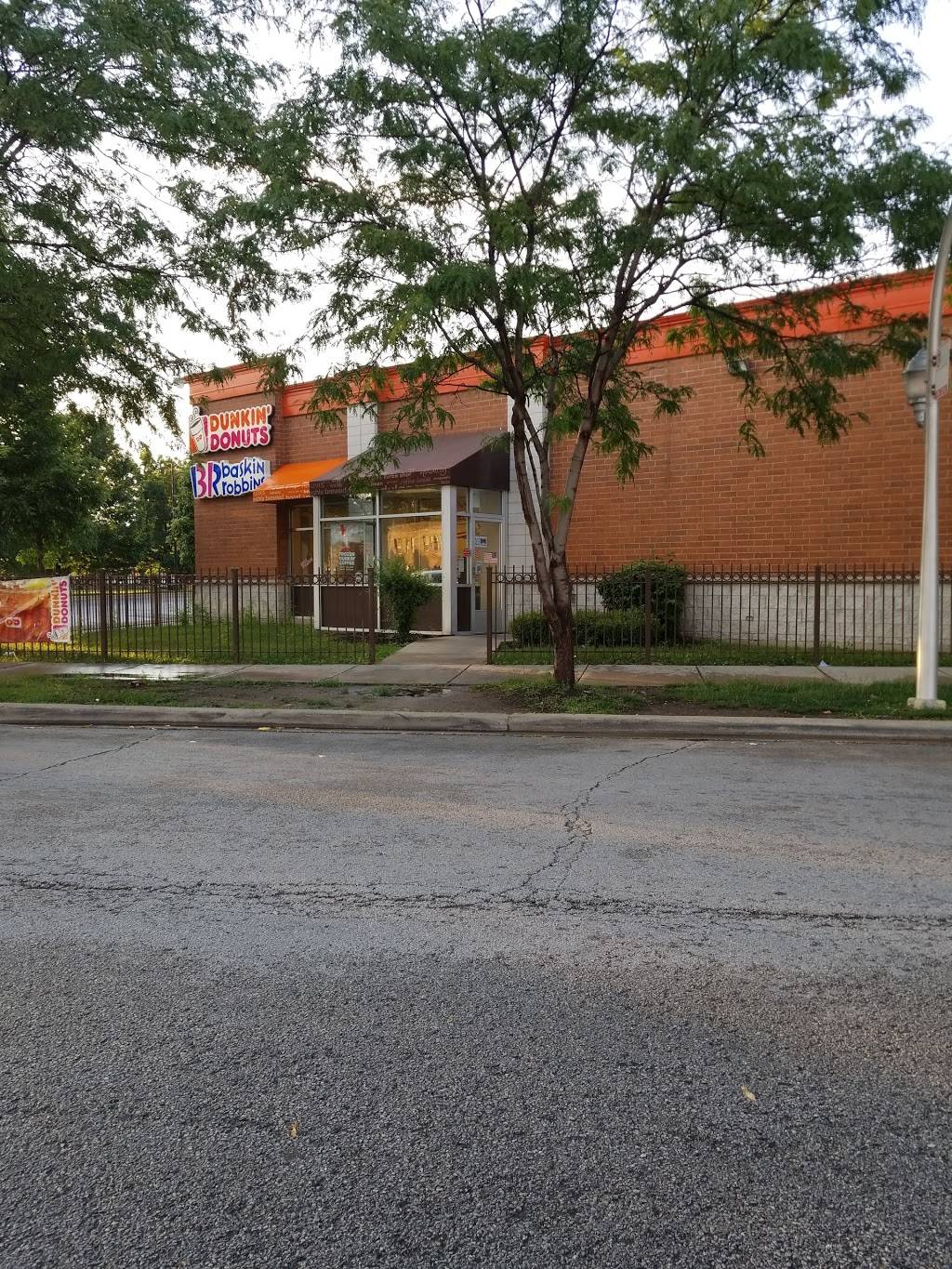 Dunkin Donuts | cafe | 8753 S Stony Island Ave, Chicago, IL 60617, USA | 7733752426 OR +1 773-375-2426