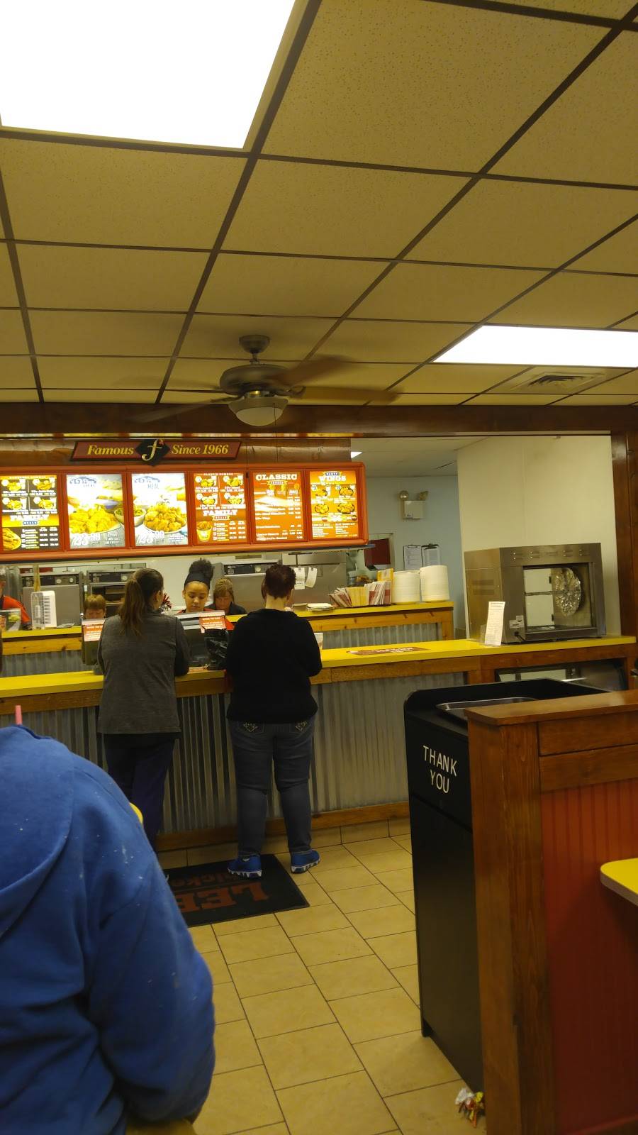 Lees Famous Recipe Chicken | restaurant | 5030 Montgomery Rd #2129, Cincinnati, OH 45212, USA | 5133512224 OR +1 513-351-2224