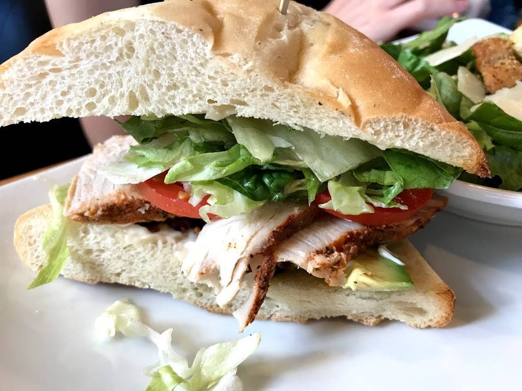 California Pizza Kitchen at Westbury | restaurant | 1256 Old Country Rd, Westbury, NY 11590, USA | 5166833338 OR +1 516-683-3338