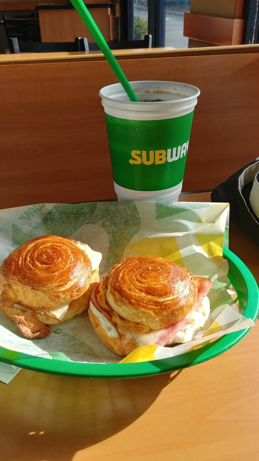 Subway | restaurant | 645 S Ventura Rd, Oxnard, CA 93030, USA | 8058324383 OR +1 805-832-4383