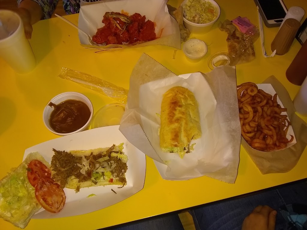 Big Johns Burgers | restaurant | 1901 4th St, Jonesville, LA 71343, USA | 3183396158 OR +1 318-339-6158