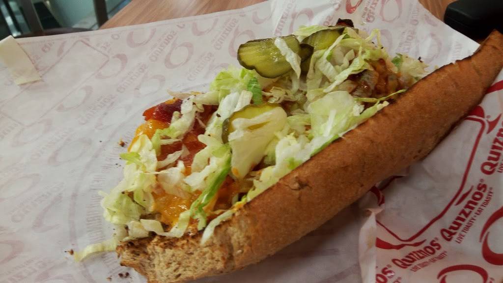 Quiznos | restaurant | 5300 S Howell Ave, Milwaukee, WI 53207, USA | 4147475252 OR +1 414-747-5252