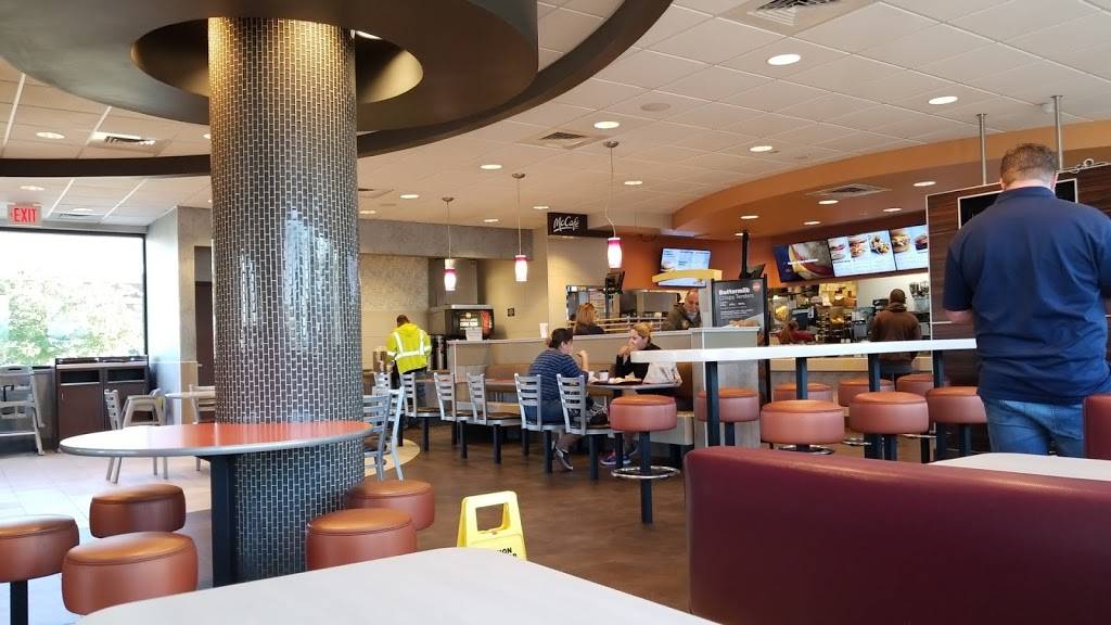 McDonalds | cafe | 4501 E Ben White Blvd, Austin, TX 78741, USA | 5129127511 OR +1 512-912-7511