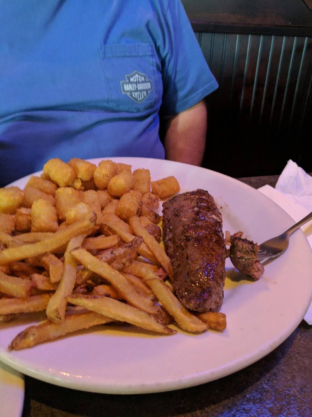 Johnny Js Pub & Grille, Lakes | restaurant | 3333 Manchester Rd # 3, Akron, OH 44319, USA | 3306447229 OR +1 330-644-7229