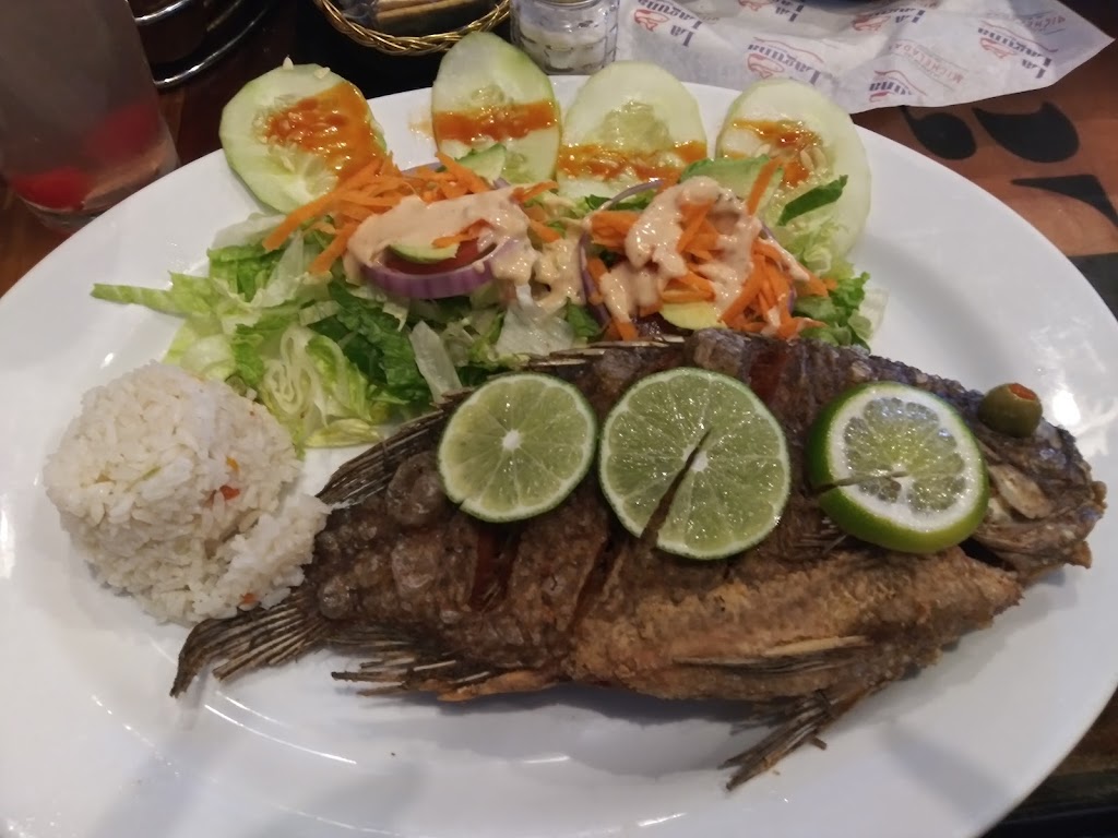 La Laguna Mariscos and Sushi | restaurant | 2419 E Saunders St #101, Laredo, TX 78041, USA | 9565682175 OR +1 956-568-2175