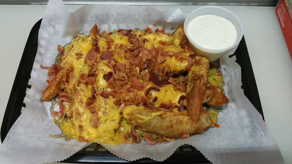 Martins Tavern | restaurant | 115 N Randolph St, Garrett, IN 46738, USA | 2603574290 OR +1 260-357-4290