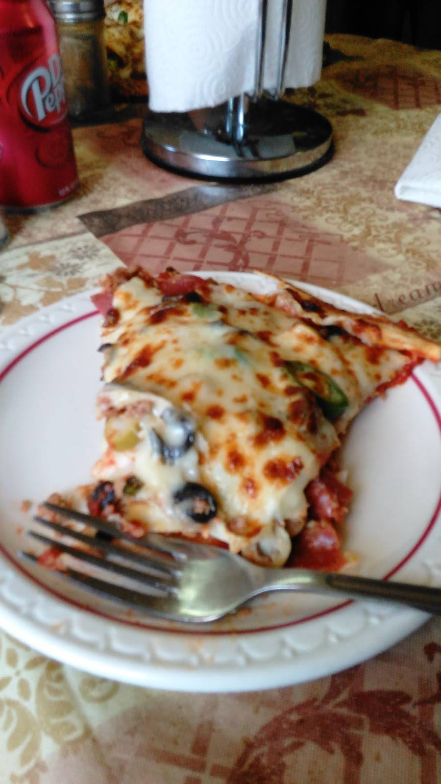 Chets Pizza | restaurant | 21810 E Main St, Huntingdon, TN 38344, USA | 7319869705 OR +1 731-986-9705