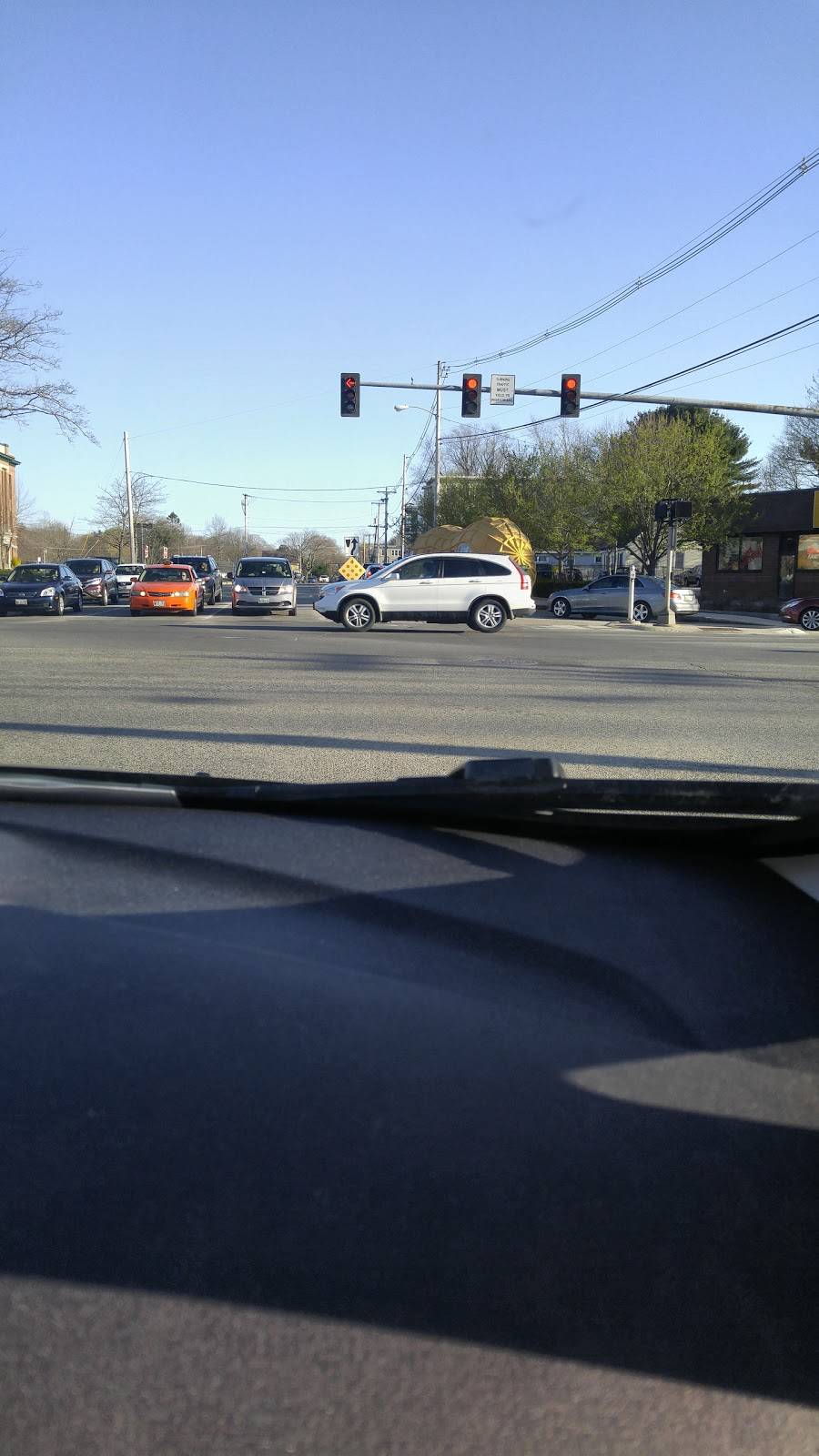 Pizza Joint | restaurant | 239 Ocean St, South Portland, ME 04106, USA | 2077673220 OR +1 207-767-3220