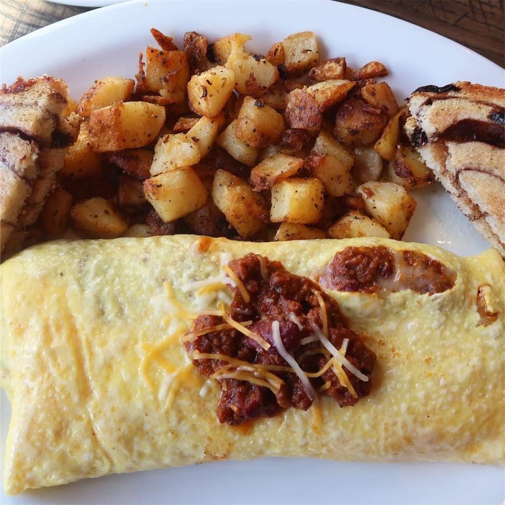 City Line Diner | restaurant | 1420 Main St, Worcester, MA 01603, USA | 7744202992 OR +1 774-420-2992