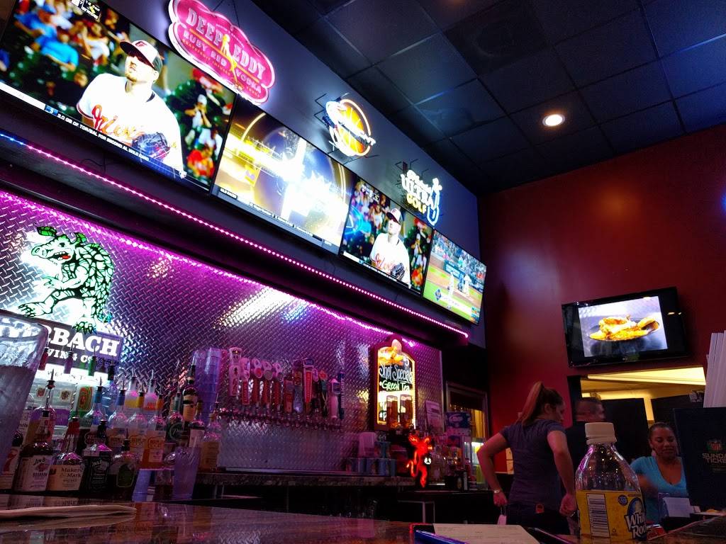 Center Court Pizza & Brew | restaurant | 3202 Marina Bay Dr, League City, TX 77573, USA | 2813397462 OR +1 281-339-7462