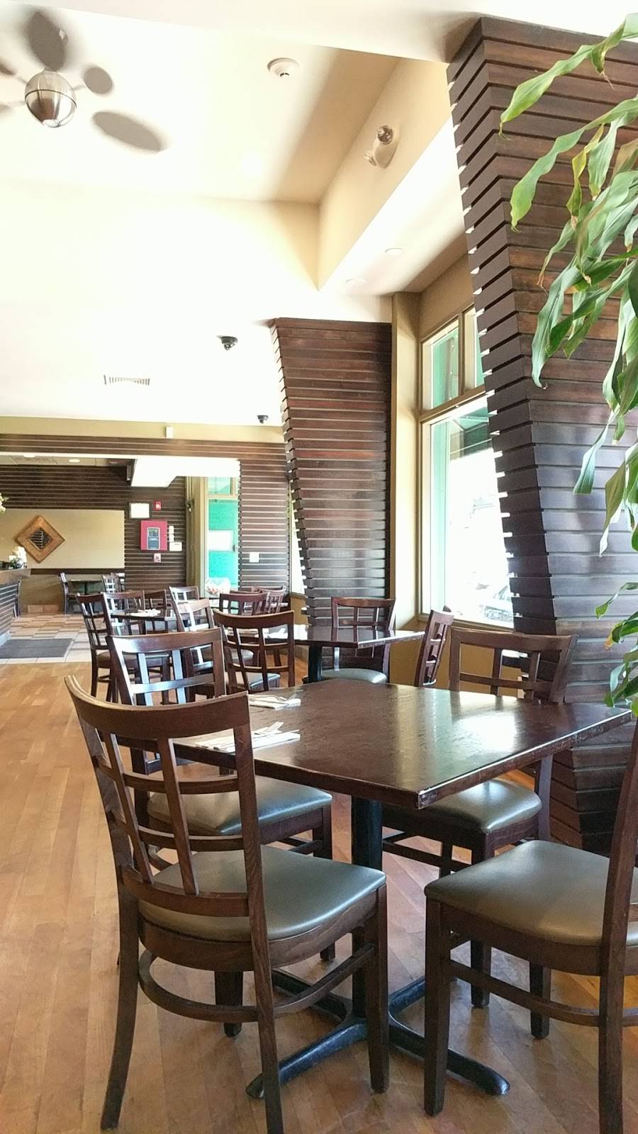 Great Chow | restaurant | 2702, 17 Beale Street, Quincy, MA 02170, USA | 6173281338 OR +1 617-328-1338