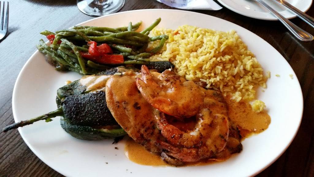 Flying Dutchman | restaurant | 9 Waterfront, Kemah, TX 77565, USA | 2813347575 OR +1 281-334-7575