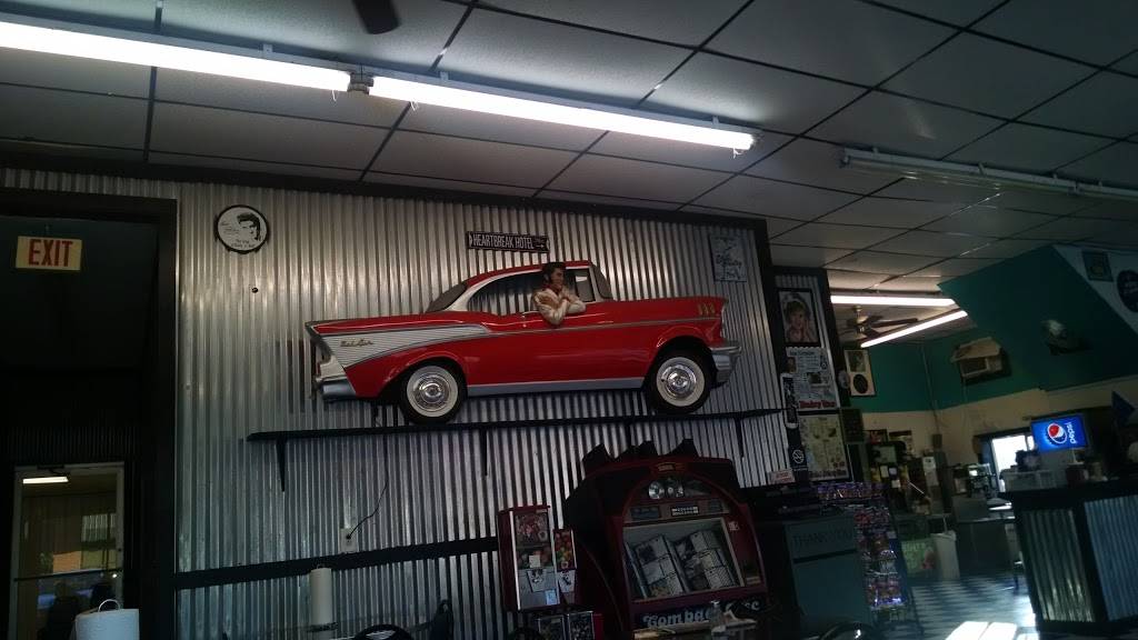 Warfield Dairy Bar | restaurant | 68 Riverfront Road, Warfield, KY 41267, USA | 6063956060 OR +1 606-395-6060