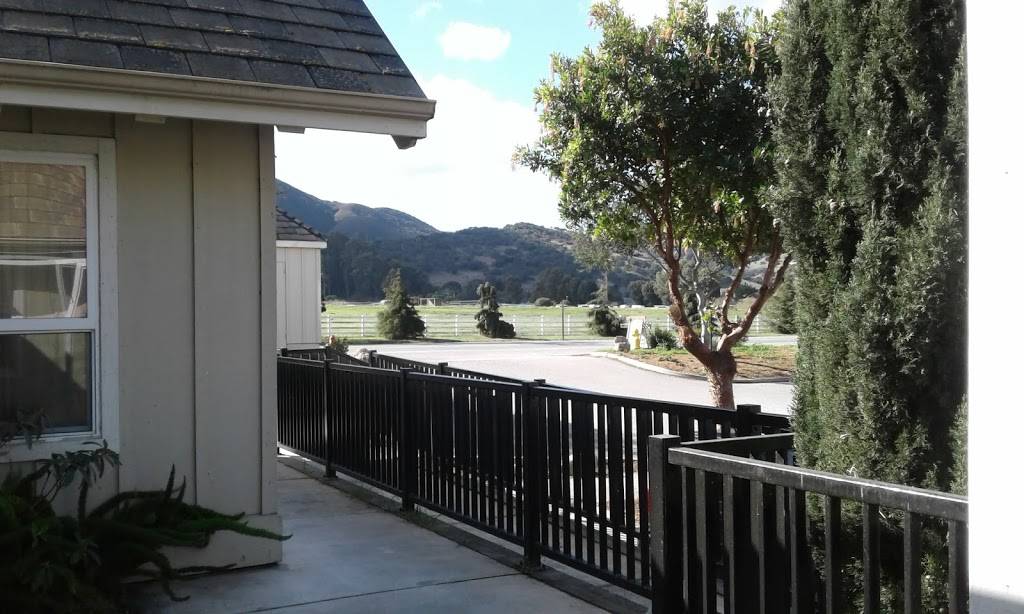 Mos River Road Grill | restaurant | 275 River Rd E, Salinas, CA 93908, USA | 8319987564 OR +1 831-998-7564