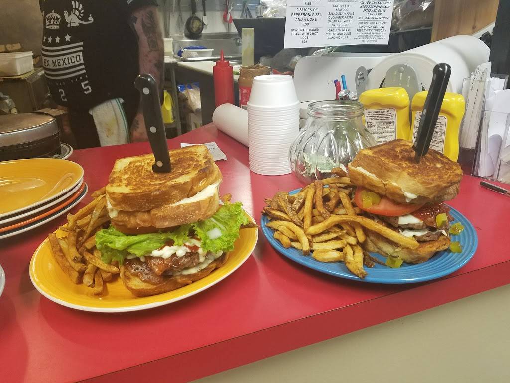 TJS Truck Stop | restaurant | 100 Bridge St, Lancaster, NH 03584, USA | 6037884600 OR +1 603-788-4600