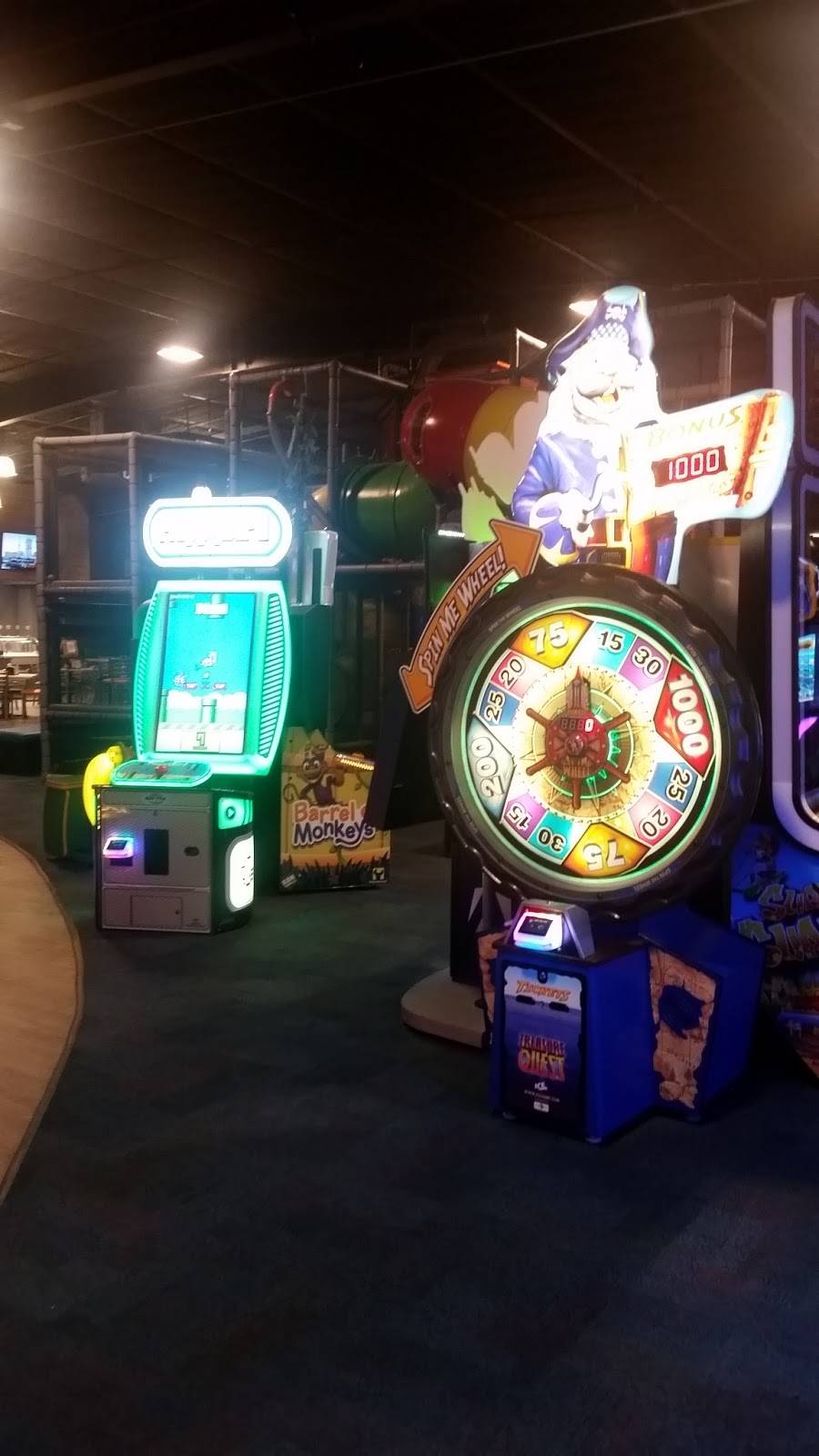 Whipples Fun Center | restaurant | 1510 E Bell Rd #300, Phoenix, AZ 85022, USA | 6028028350 OR +1 602-802-8350