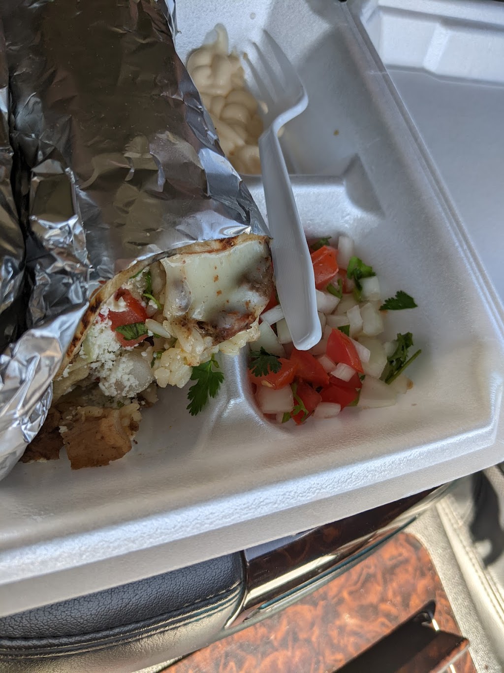 La Salvadoreña #2 | restaurant | 13440 Tiger Bend Rd, Baton Rouge, LA 70817, USA | 2256363336 OR +1 225-636-3336