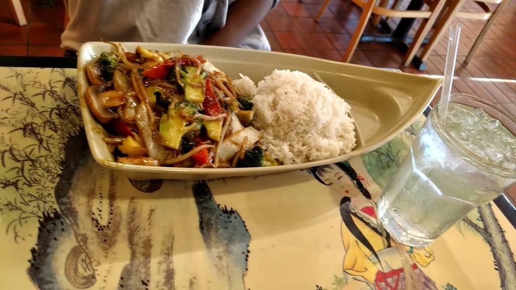 Jackie Chens Asian Diner | meal takeaway | 2199 Brookpark Rd, Cleveland, OH 44134, USA | 2167390988 OR +1 216-739-0988