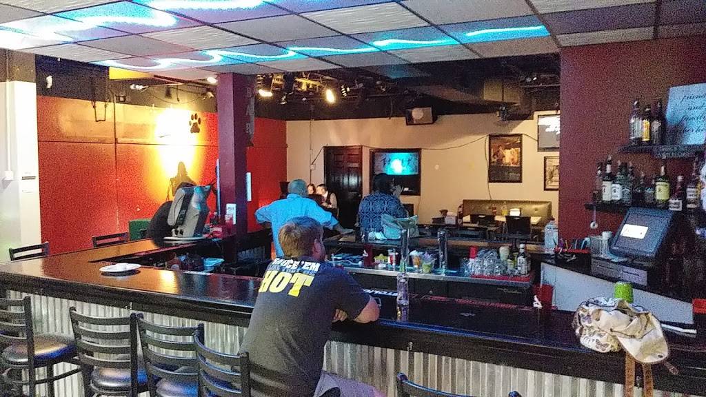 Leos Pub & Grill | restaurant | 2198 1st Capitol Dr, St Charles, MO 63301, USA | 6367573566 OR +1 636-757-3566