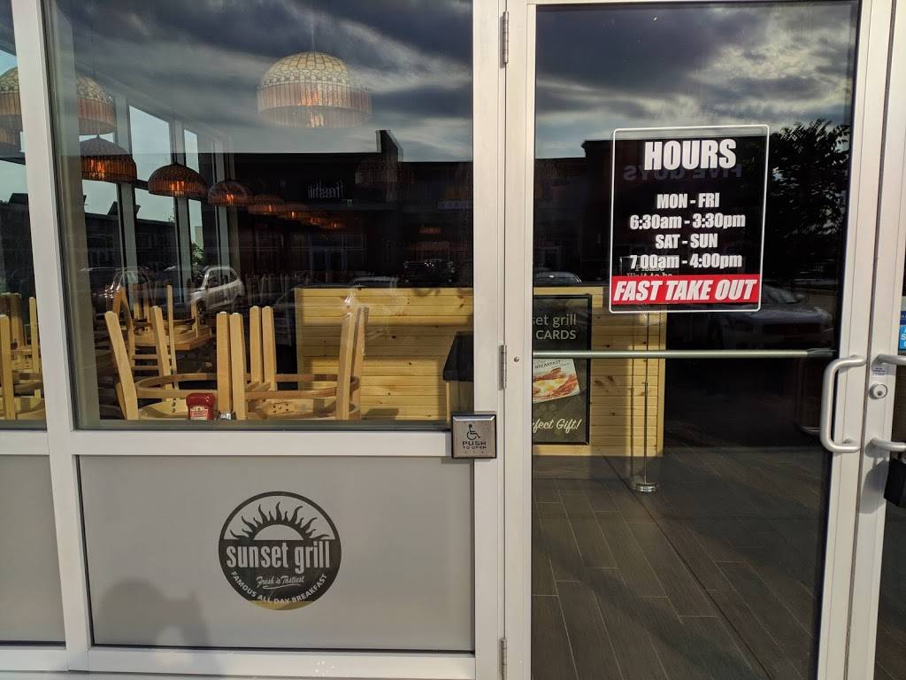 Sunset Grill | restaurant | 650 Division Rd, Windsor, ON N8X 0A8, Canada | 5192509111 OR +1 519-250-9111