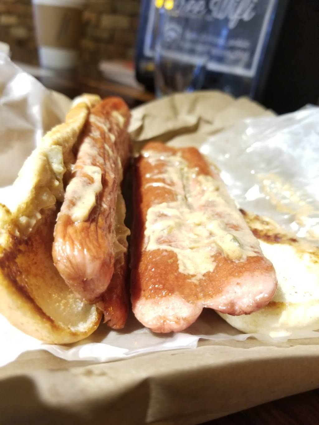 Walters Hot Dogs | restaurant | 186 Mamaroneck Ave, White Plains, NY 10601, USA | 9143979406 OR +1 914-397-9406