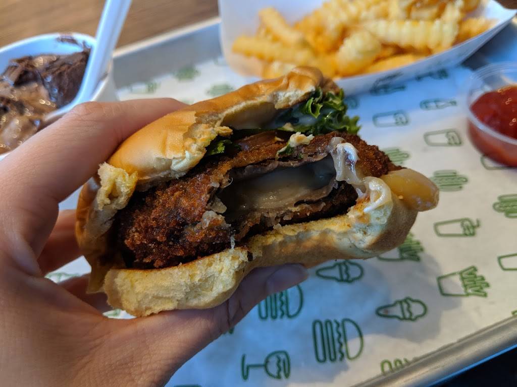 Shake Shack | restaurant | 3030 Washtenaw Ave #107, Ann Arbor, MI 48104, USA | 7344124762 OR +1 734-412-4762