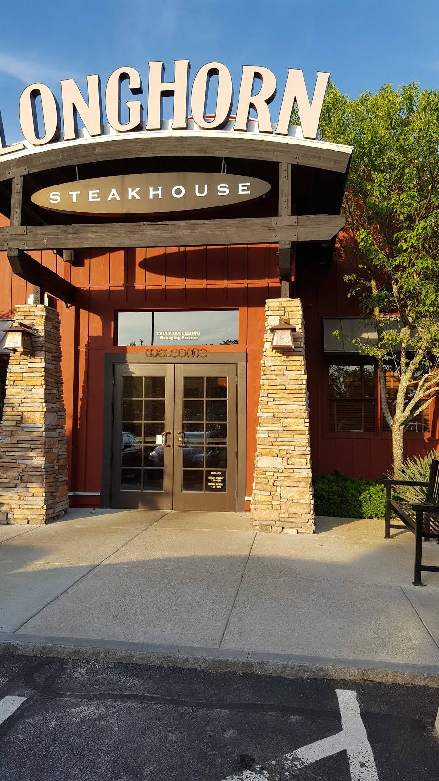 LongHorn Steakhouse | meal takeaway | 59 Plaistow Rd, Haverhill, MA 01830, USA | 9785569720 OR +1 978-556-9720