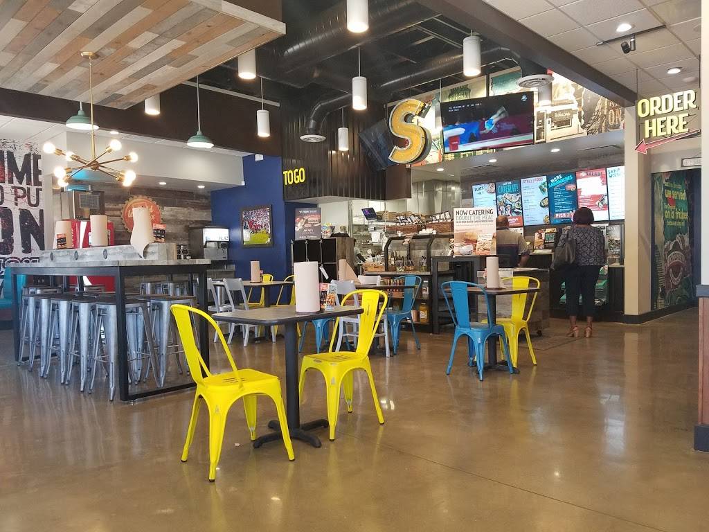 Schlotzskys Austin Eatery | restaurant | 419 S US-79, Henderson, TX 75652, USA | 9037222053 OR +1 903-722-2053