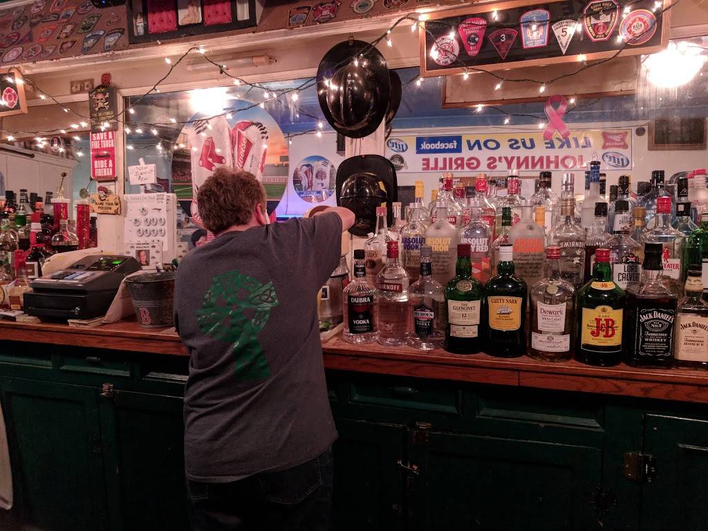 Johnnys Grill | restaurant | 437 Campbell Ave, West Haven, CT 06516, USA | 2039371254 OR +1 203-937-1254