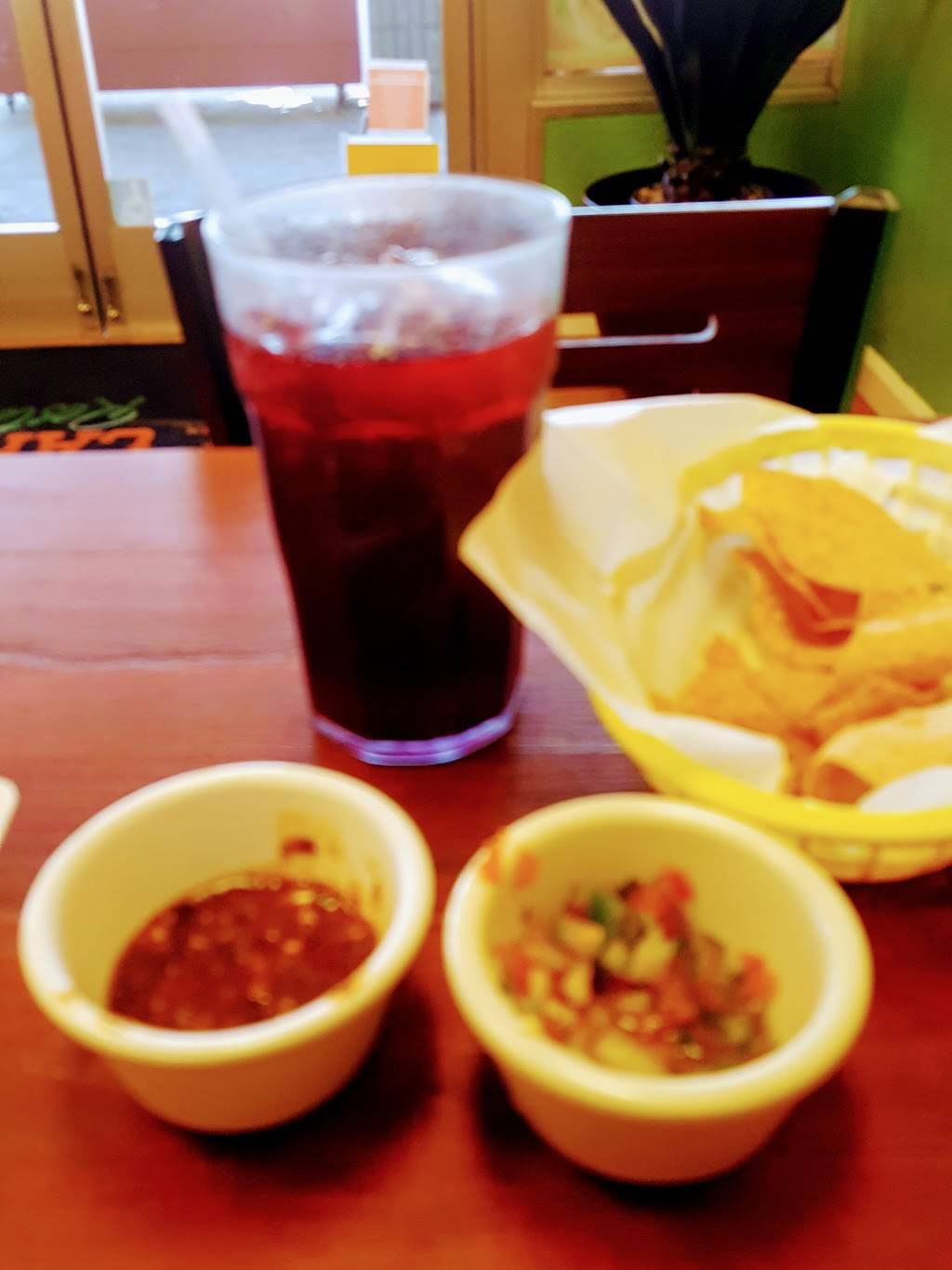 La Carreta Novato Mexican Food | restaurant | 2033 Novato Blvd, Novato, CA 94947, USA | 4154936875 OR +1 415-493-6875