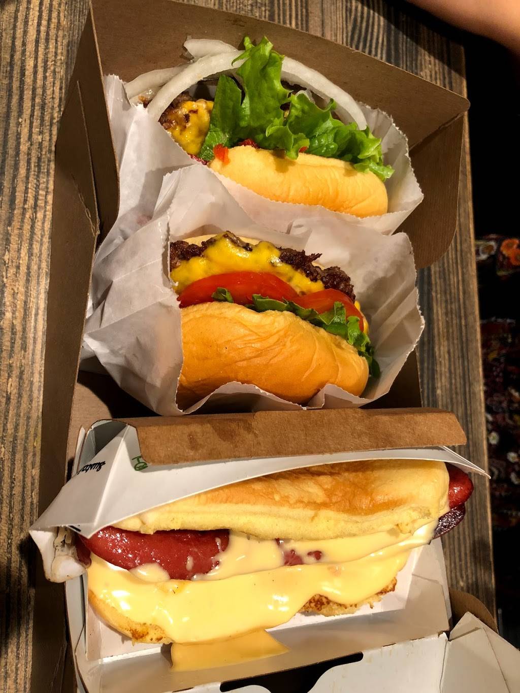 Shake Shack | restaurant | 101 MGM National Ave, Oxon Hill, MD 20745, USA | 2406720155 OR +1 240-672-0155