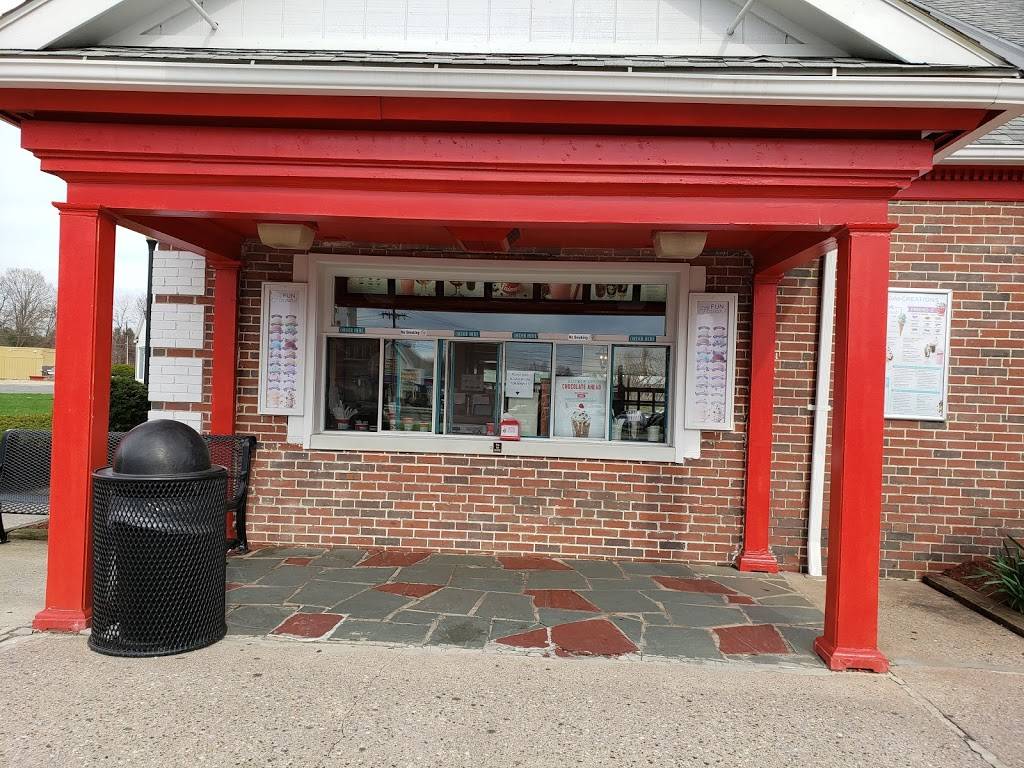 Friendlys | restaurant | Massachusetts 9, 455 Russell St, Hadley, MA 01035, USA | 4132537640 OR +1 413-253-7640