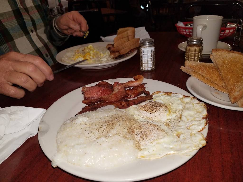 Teche Cafe | restaurant | 105 N Main St, Loreauville, LA 70552, USA | 3372299244 OR +1 337-229-9244