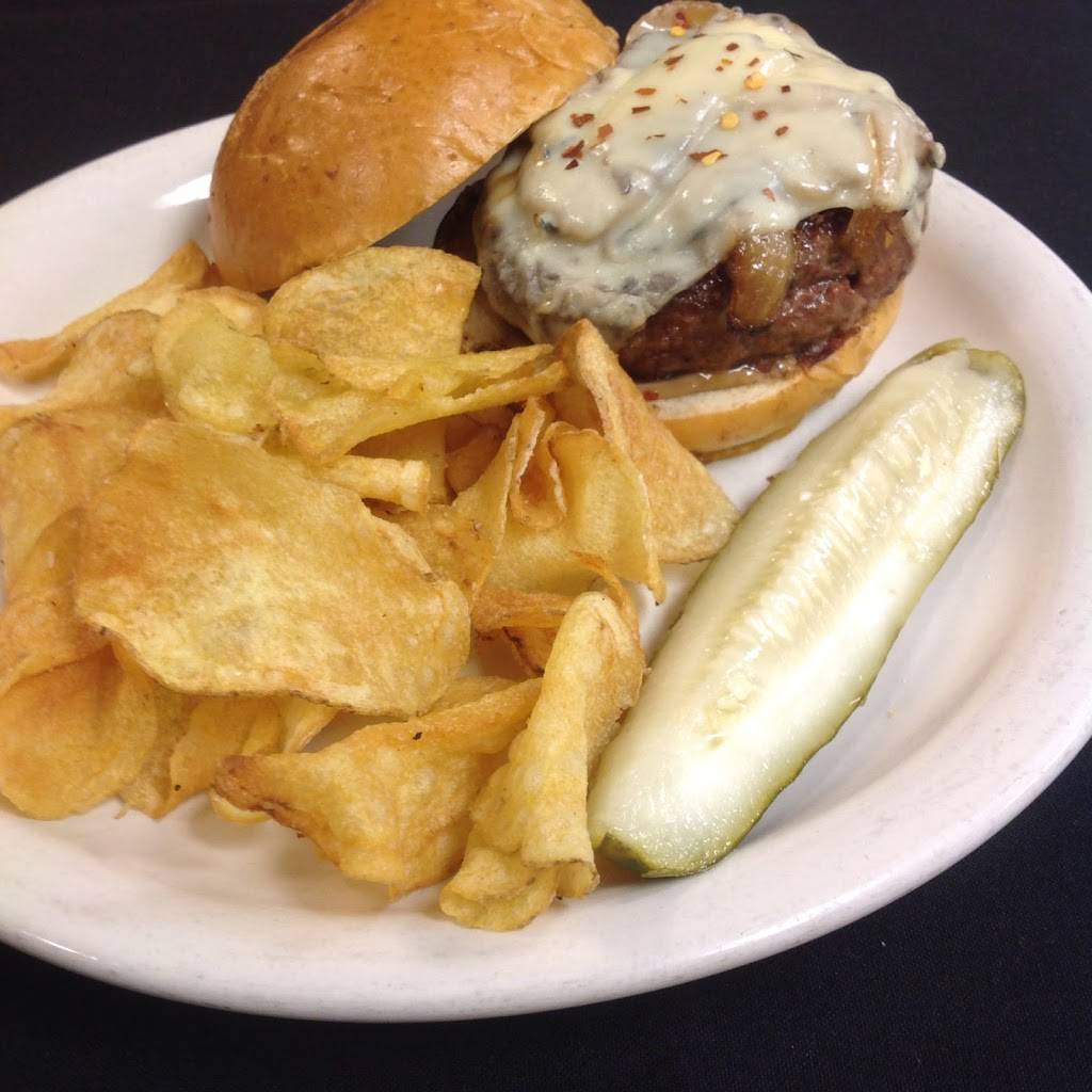 Pepperoncini Restaurant & Bar | restaurant | 72 Poplar St, Conshohocken, PA 19428, USA | 6109417783 OR +1 610-941-7783