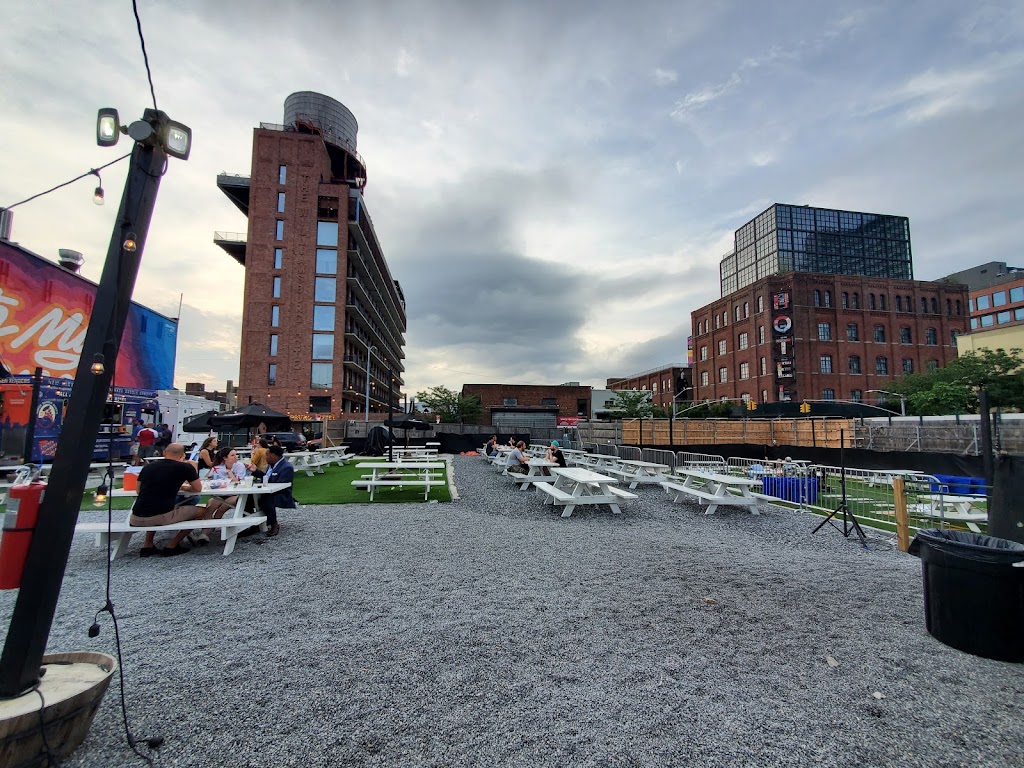 TailGate Outdoor Sports Bar | restaurant | 86 N 11th St, Brooklyn, NY 11249, USA | 9292603635 OR +1 929-260-3635