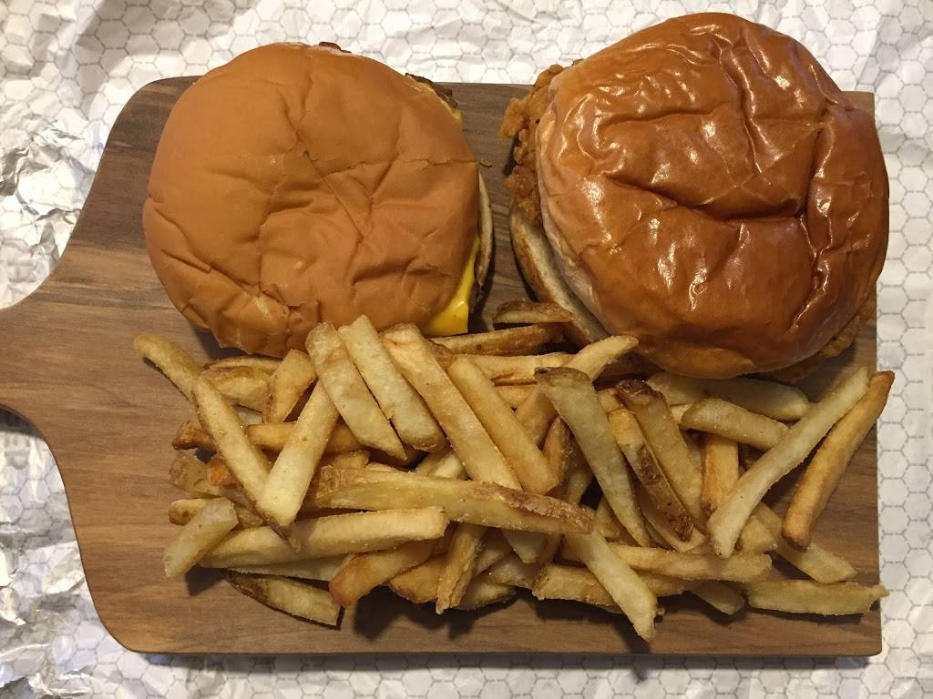 Wendys | restaurant | 2330 Madison St, Clarksville, TN 37043, USA | 9315513414 OR +1 931-551-3414