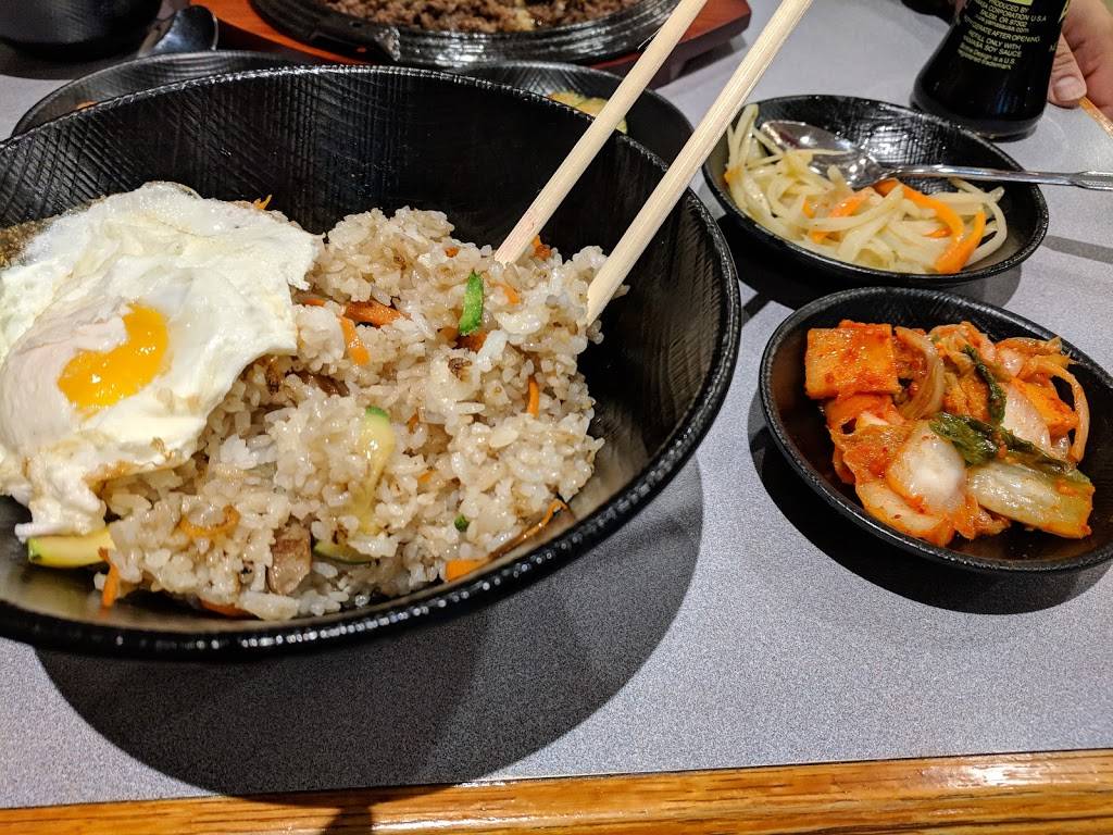 Seoul Mama | restaurant | 2103 Veterans Pkwy #312, Bloomington, IL 61704, USA | 3096611868 OR +1 309-661-1868