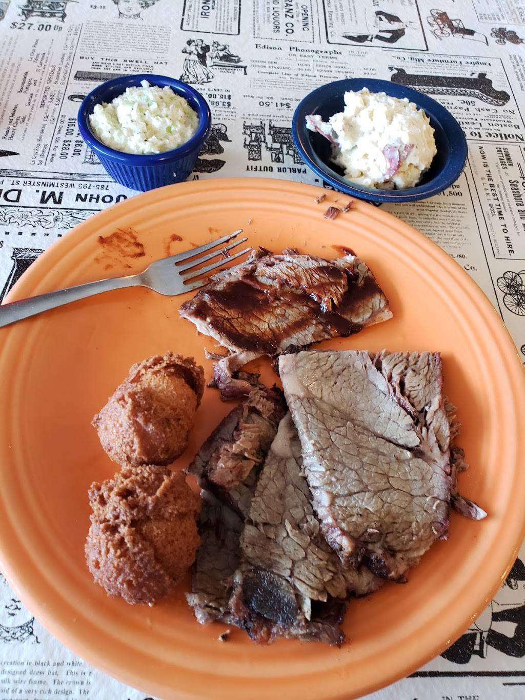 Tony Gores Smoky Mountain BBQ & Grill | restaurant | 1818 Winfield Dunn Pkwy, Sevierville, TN 37876, USA | 8654297771 OR +1 865-429-7771