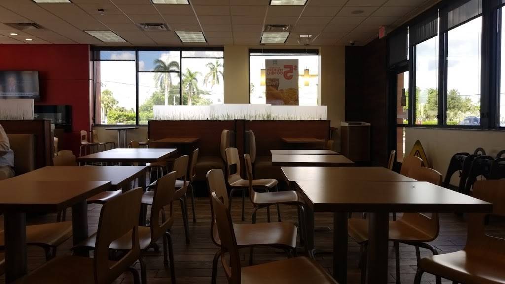 Wendys | restaurant | 930 NW 62nd St, Fort Lauderdale, FL 33309, USA | 9547726032 OR +1 954-772-6032