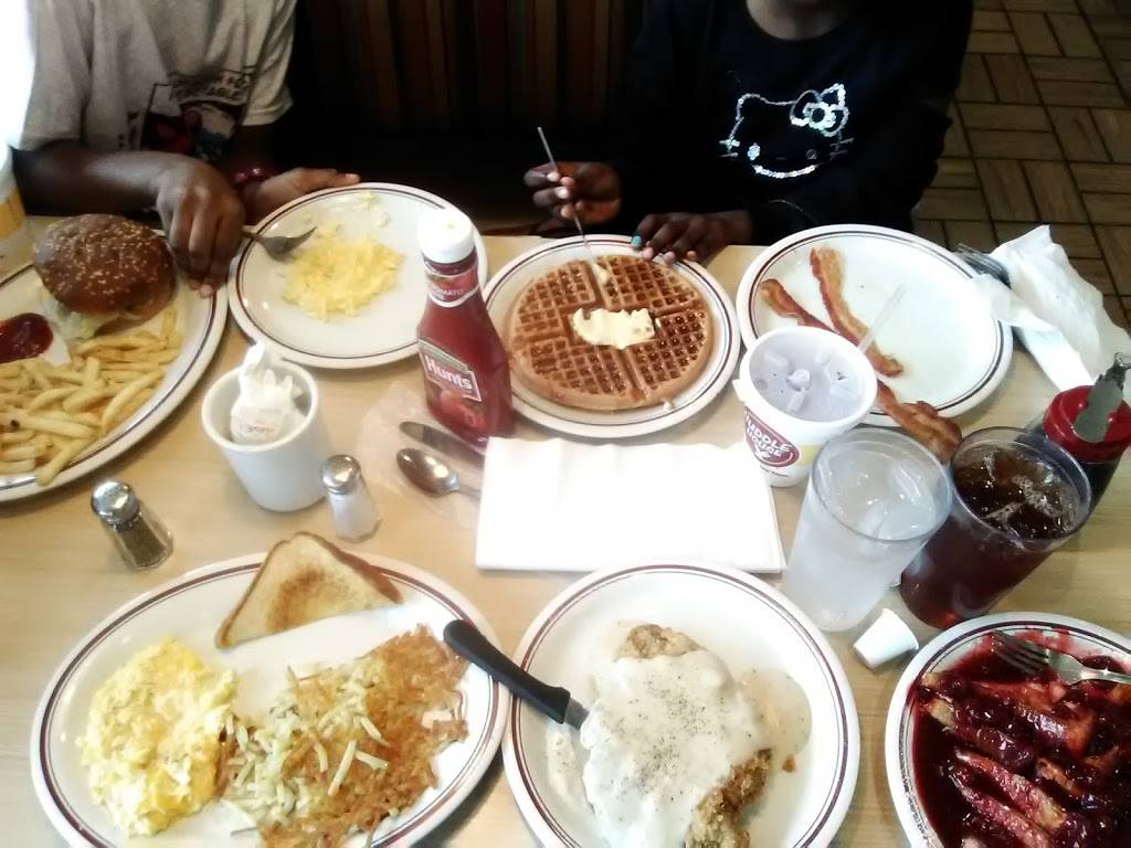 Huddle House | meal takeaway | 1410 Gilmer Ave B, Tallassee, AL 36078, USA | 3349914707 OR +1 334-991-4707