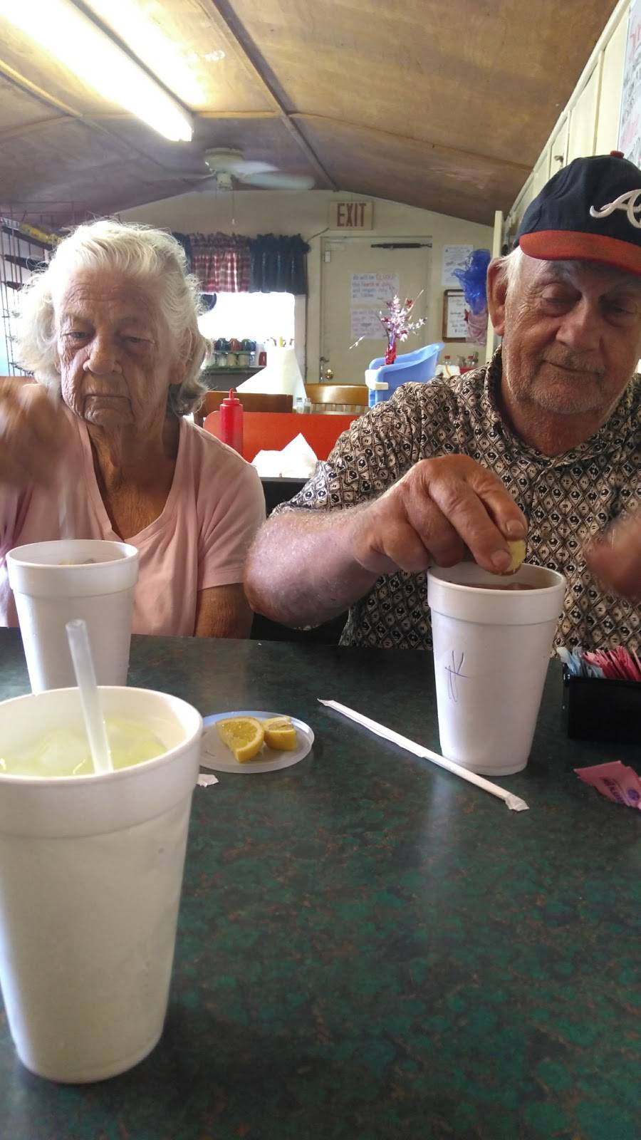 Specks Private Social Club | restaurant | 610 Breazeale St, Belton, SC 29627, USA | 8643388281 OR +1 864-338-8281