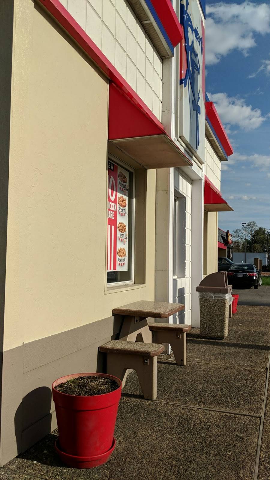 KFC | restaurant | 609 N Water St, Black River Falls, WI 54615, USA | 7152844575 OR +1 715-284-4575