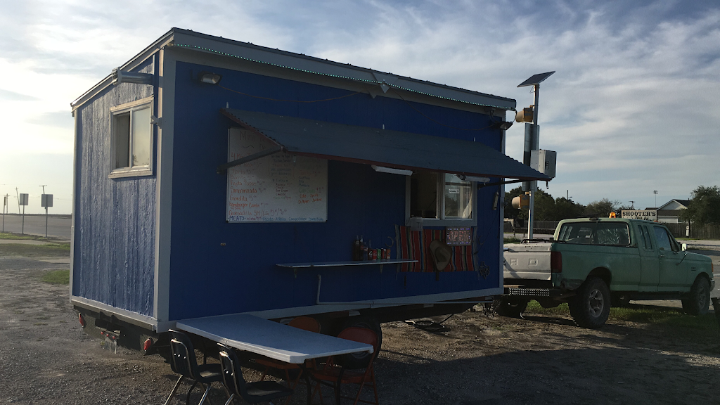 Mini tacos El Sombrero De Jalisco | restaurant | 1222 TX-44, Agua Dulce, TX 78330, USA | 3617268108 OR +1 361-726-8108