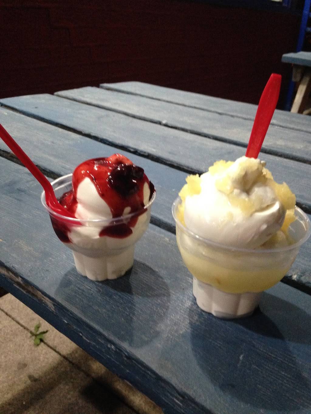 Dairy Queen | restaurant | 1641 Lakeshore Rd W, Mississauga, ON L5J 1J4, Canada | 9058228352 OR +1 905-822-8352