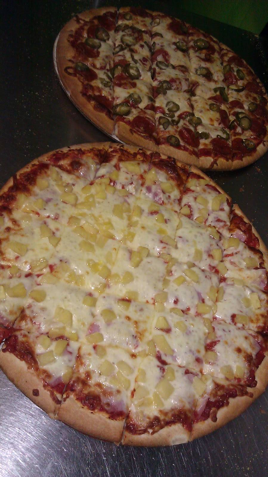 Natys Pizza 26st | restaurant | 3810, 3849 W 26th St, Chicago, IL 60623, USA | 7732778644 OR +1 773-277-8644