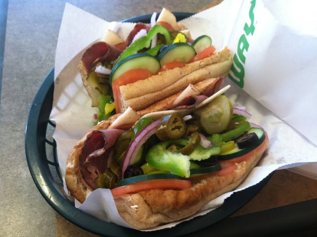 Subway | meal takeaway | 7555 N La Cholla Blvd Suite 145, Tucson, AZ 85741, USA | 5205319054 OR +1 520-531-9054