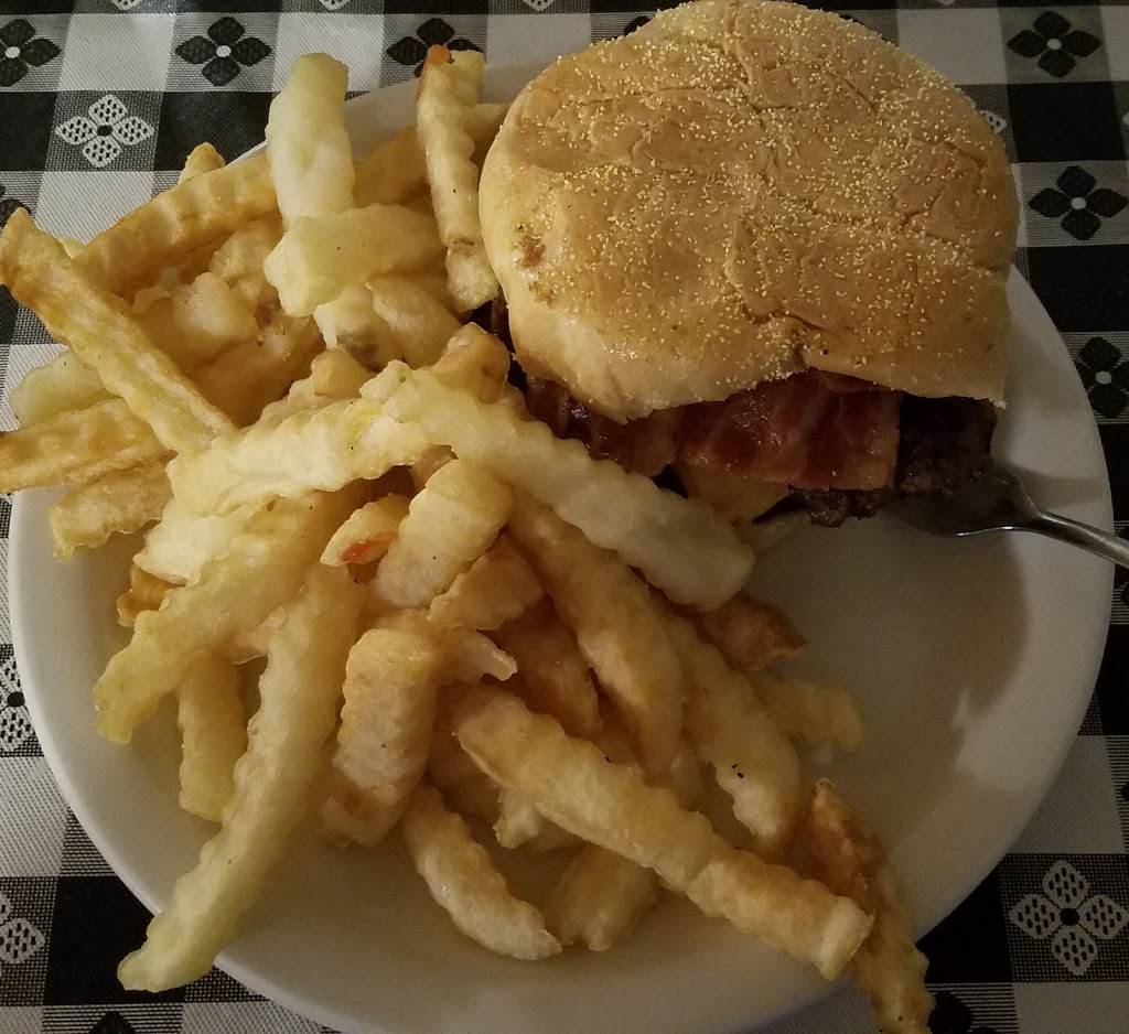 Hardins Country Store | restaurant | 1015 Co Rd 1498, Tupelo, MS 38804, USA | 6628403406 OR +1 662-840-3406