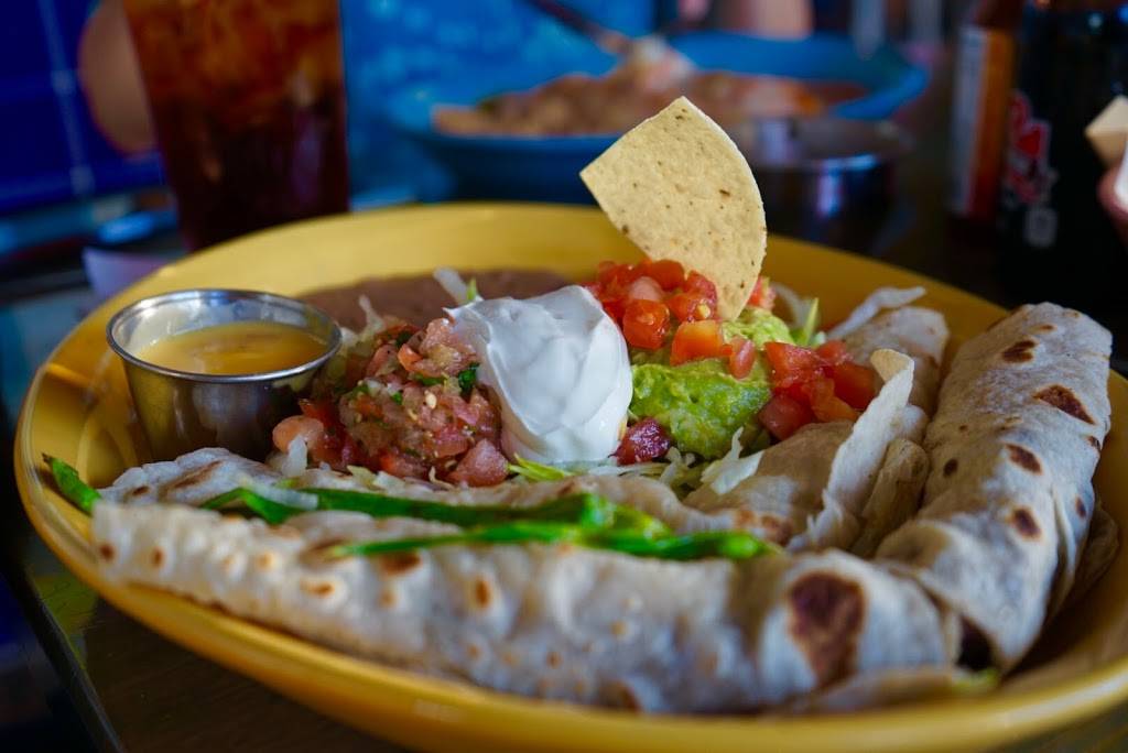 Lupe Tortilla | restaurant | 5838 Worth Pkwy, San Antonio, TX 78257, USA | 2104465113 OR +1 210-446-5113