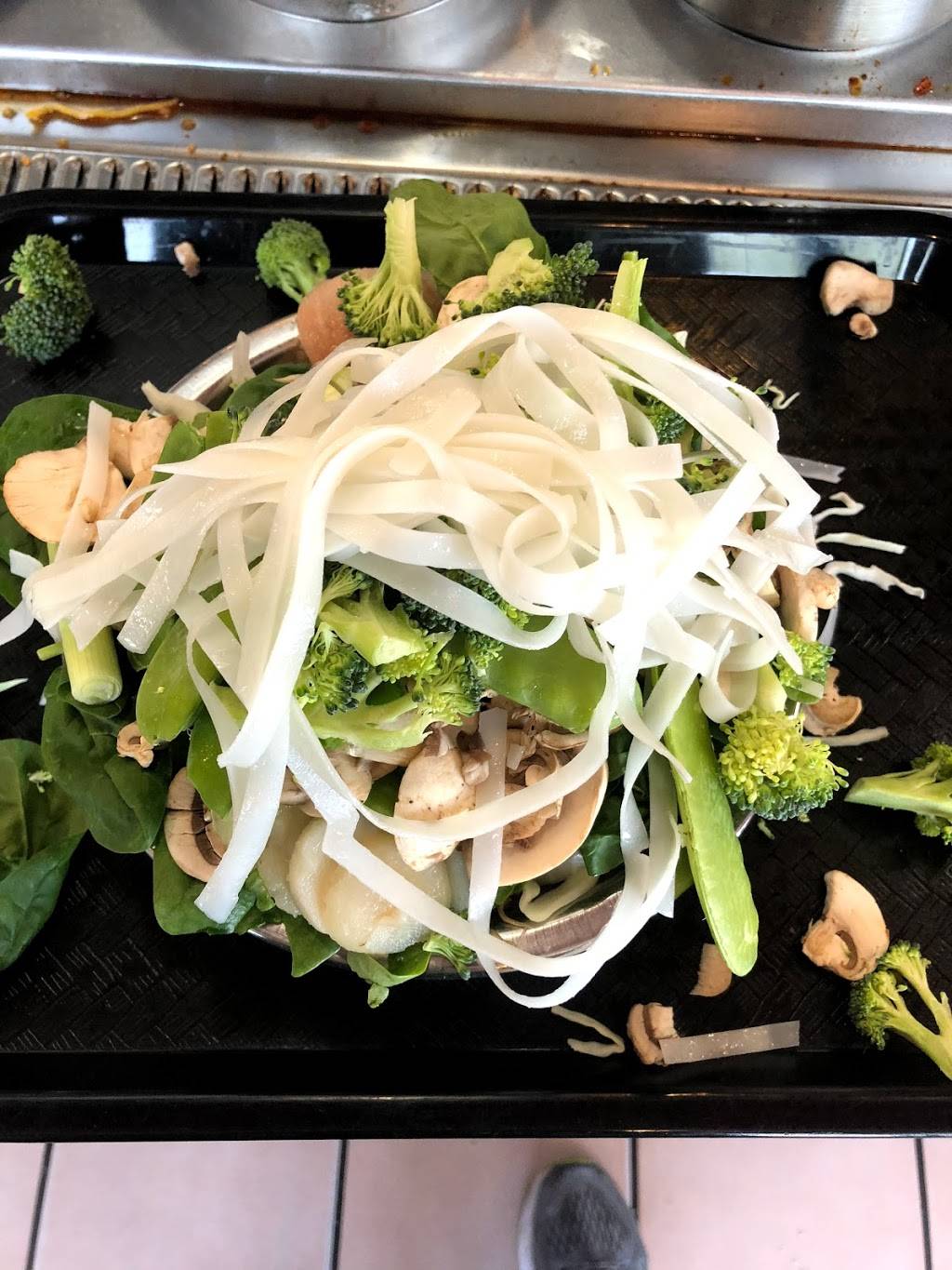 Blazin Mongolian BBQ | meal takeaway | 9620 N Metro Pkwy W, Phoenix, AZ 85051, USA | 6023587608 OR +1 602-358-7608