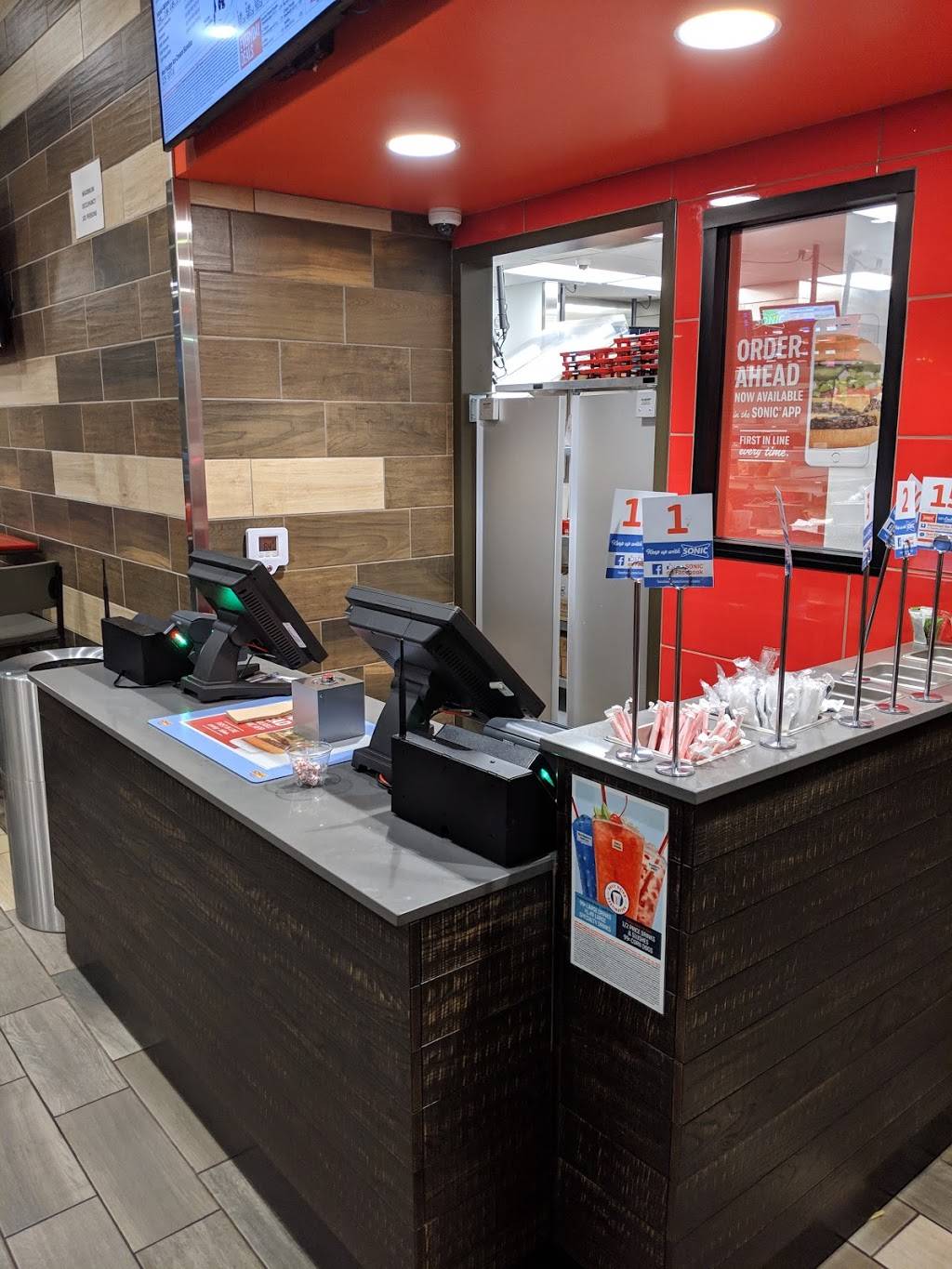 Sonic Drive-In | restaurant | 1610 East First Street, Beaumont, CA 92223, USA | 9518454435 OR +1 951-845-4435